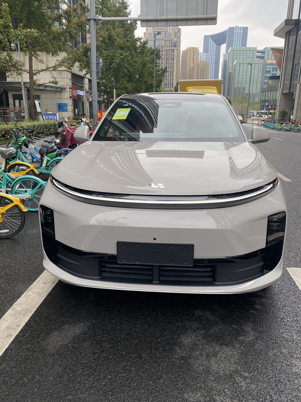 广东会 MEGA 高压纯电 MPV